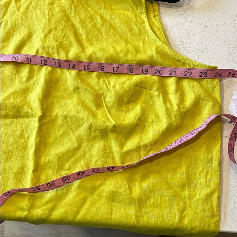 Chic Sleeveless Lime Blouse - Picture 5 of 5